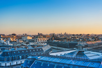 轮胎上的速度等级V代表最高时速为多少？