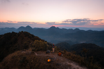 轮胎上的速度等级V代表最高时速为多少？
