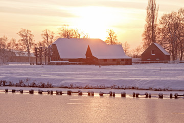 汽车大梁撞歪了能修好吗
